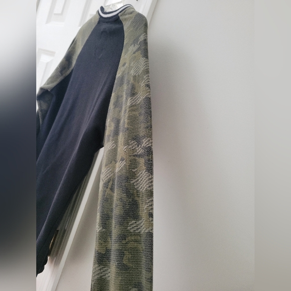 Men's Long Sleeve Shirt - Picture 4 of 4